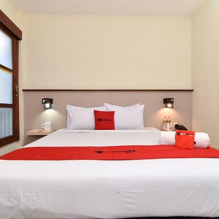 Reddoorz Near Legian Street Hotel Кута Екстериор снимка