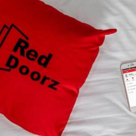Reddoorz Near Legian Street Hotel Кута Екстериор снимка