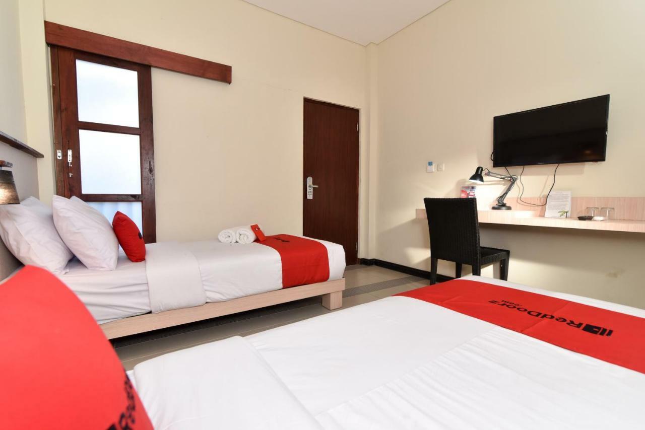 Reddoorz Near Legian Street Hotel Кута Екстериор снимка