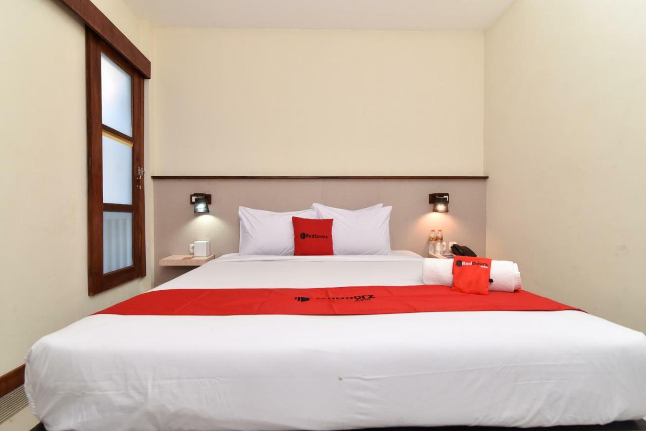 Reddoorz Near Legian Street Hotel Кута Екстериор снимка