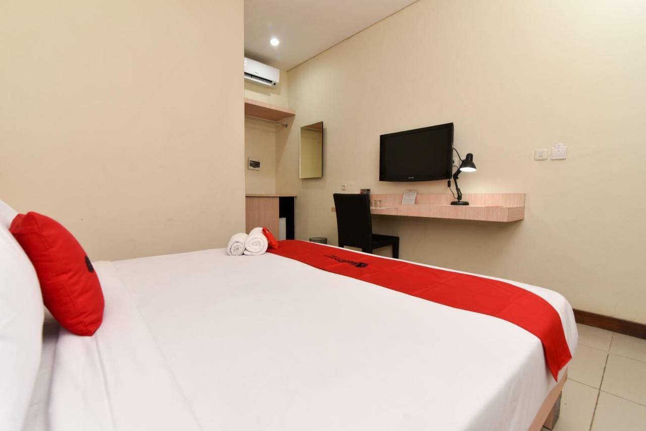 Reddoorz Near Legian Street Hotel Кута Екстериор снимка