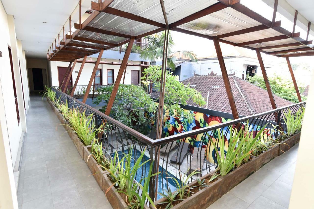 Reddoorz Near Legian Street Hotel Кута Екстериор снимка