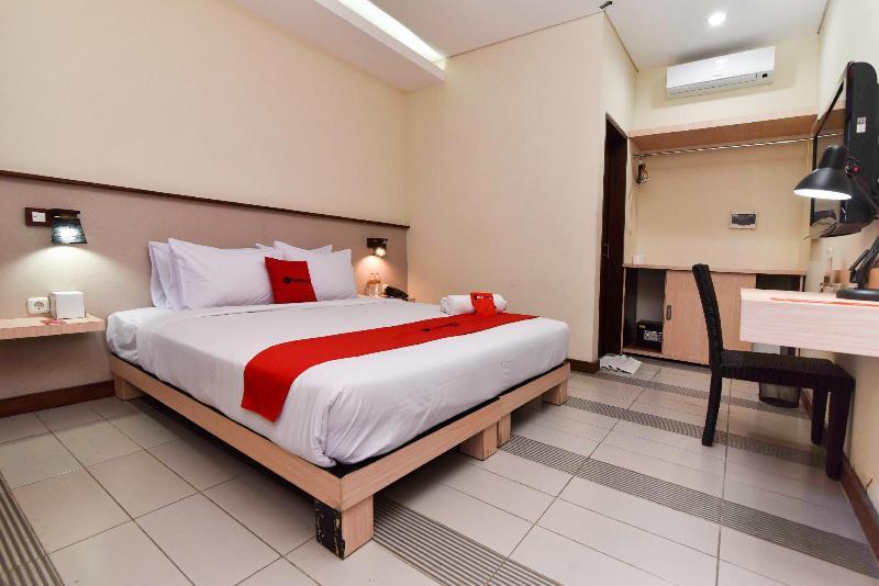 Reddoorz Near Legian Street Hotel Кута Екстериор снимка